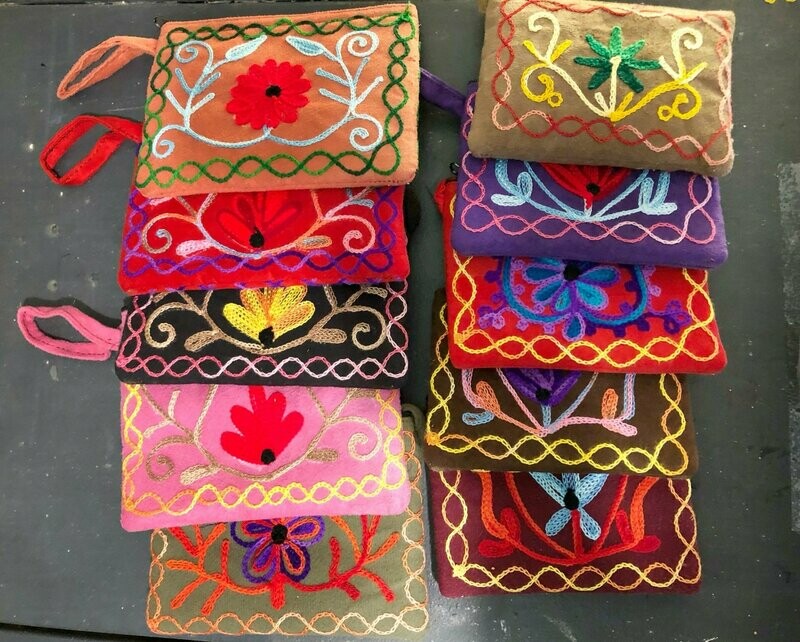 Monederos bordados