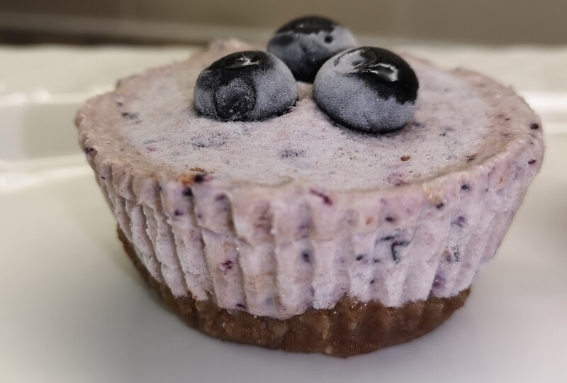 Vegan mini cheesecakes, assorted flavors. GLUTEN FREE.
