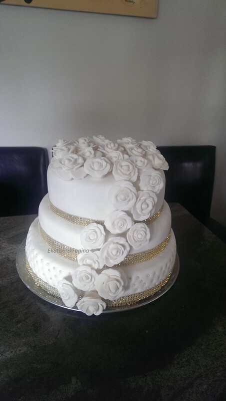Vegan wedding cakes.