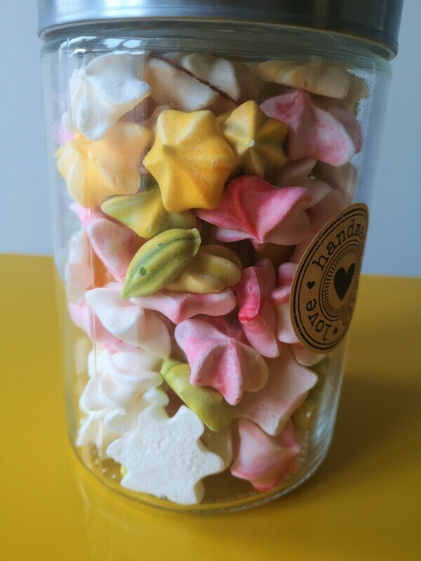 Vegan meringues. GLUTEN FREE.
