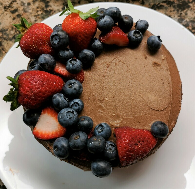 Vegan custom cream cakes. GLUTEN-FREE available. Starts at 60 $.