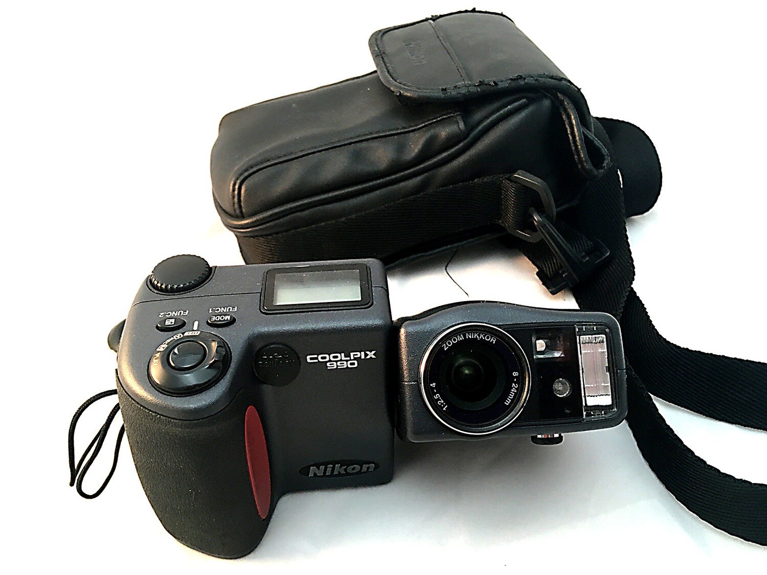 NIKON COOLPIX 990