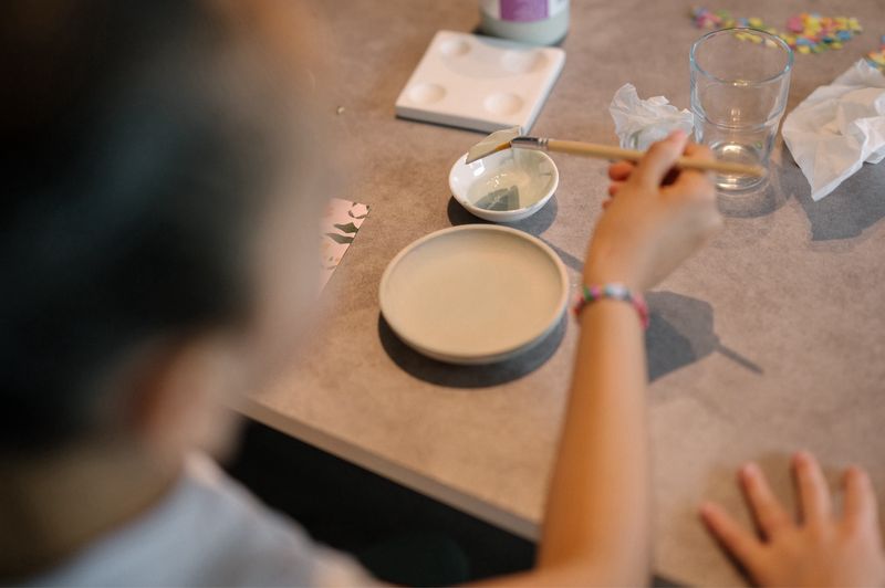 1. „Erinnerungen schaffen“ Keramik Malerei Workshop mit deinem Kind 05.08.25 9:30-12:00