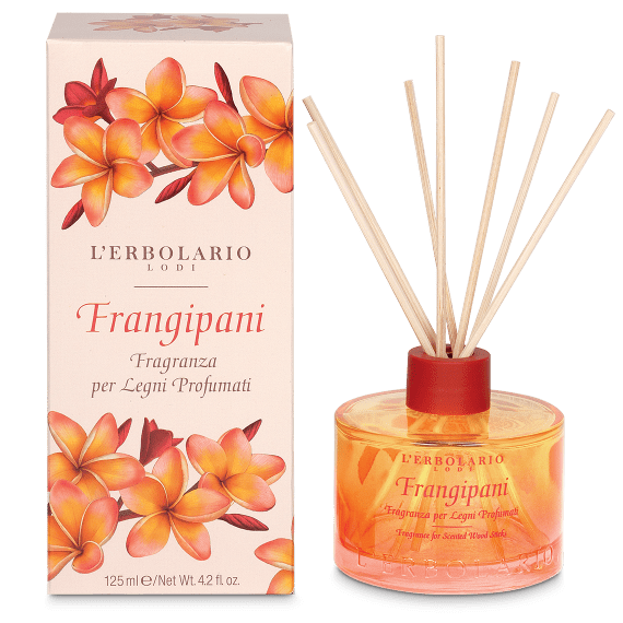 Fragranza per Legni Profumati Frangipani

Rilassante fragranza d’ambiente dove spiccano le note dolci e floreali del Frangipani
