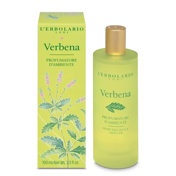 Profumatore d'Ambiente Verbena
Fragranza spray perfetta per rinfrescare gli ambienti, dalle note briose e agrumate