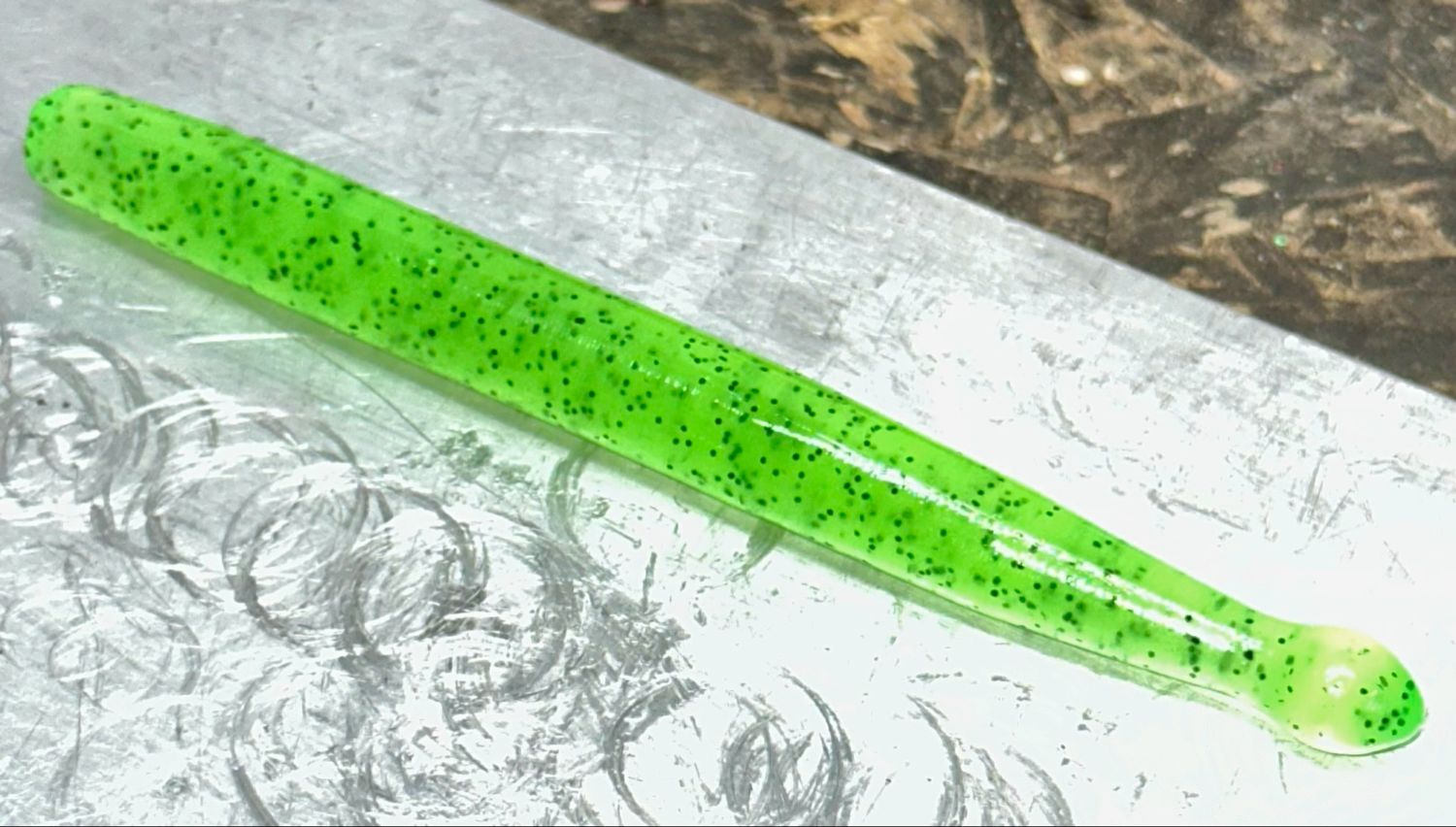 Ball Drop Worm, Chartreuse Flake