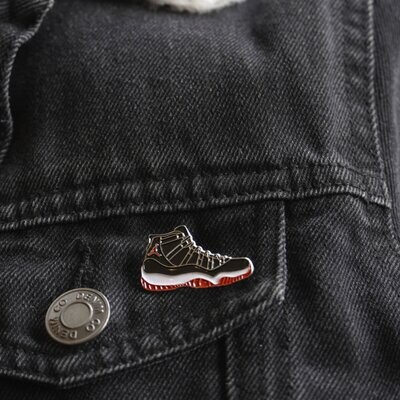 Air Jordan 11 Bred Pin