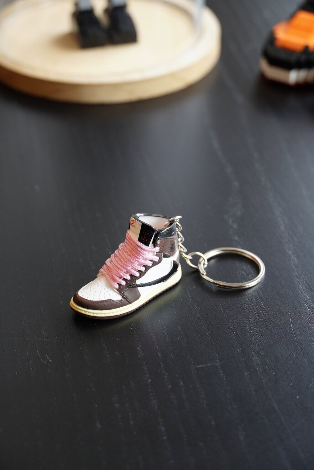 Travis scott jordan 1 best sale keychain