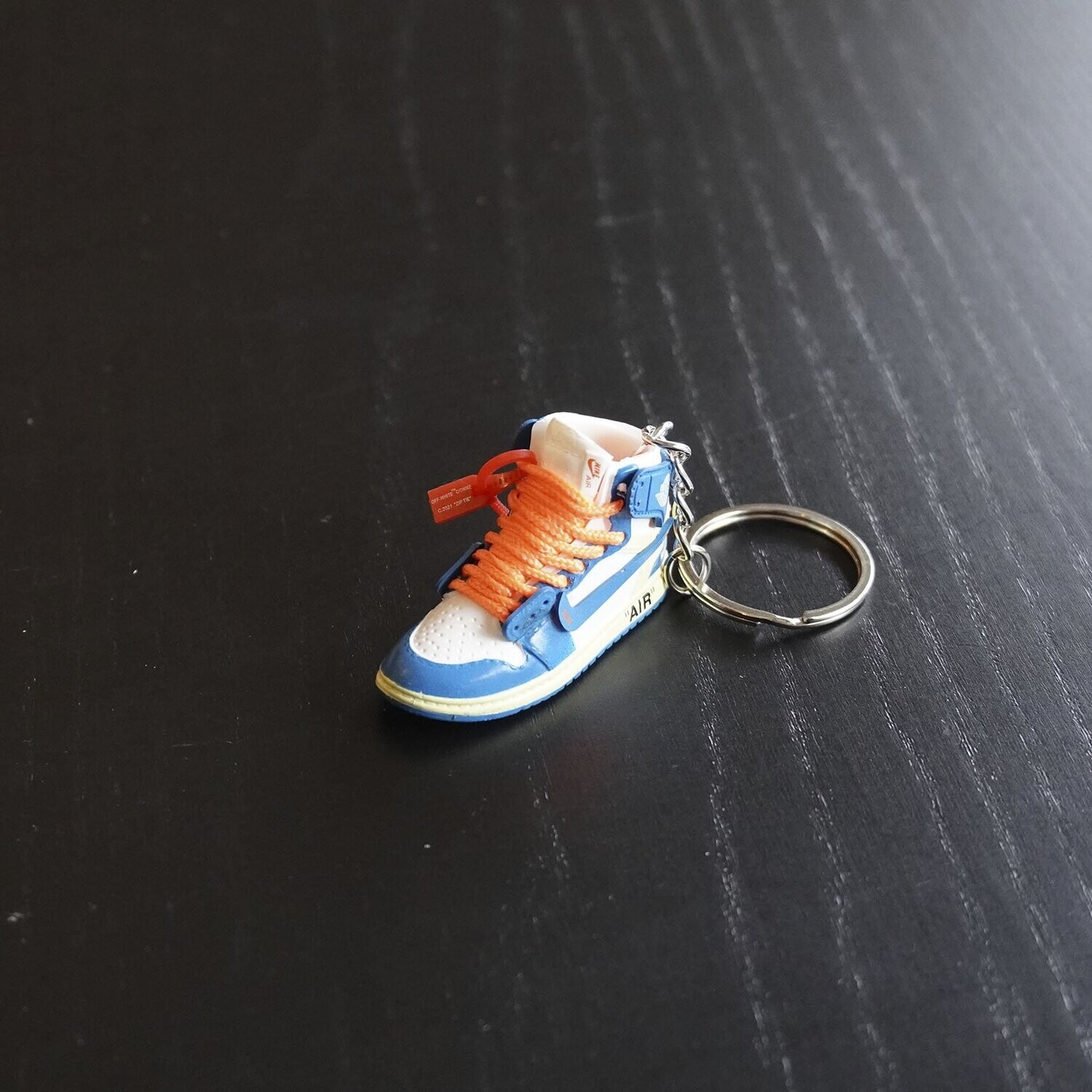 SNEAKR Keychain AJ1 UNC Off White