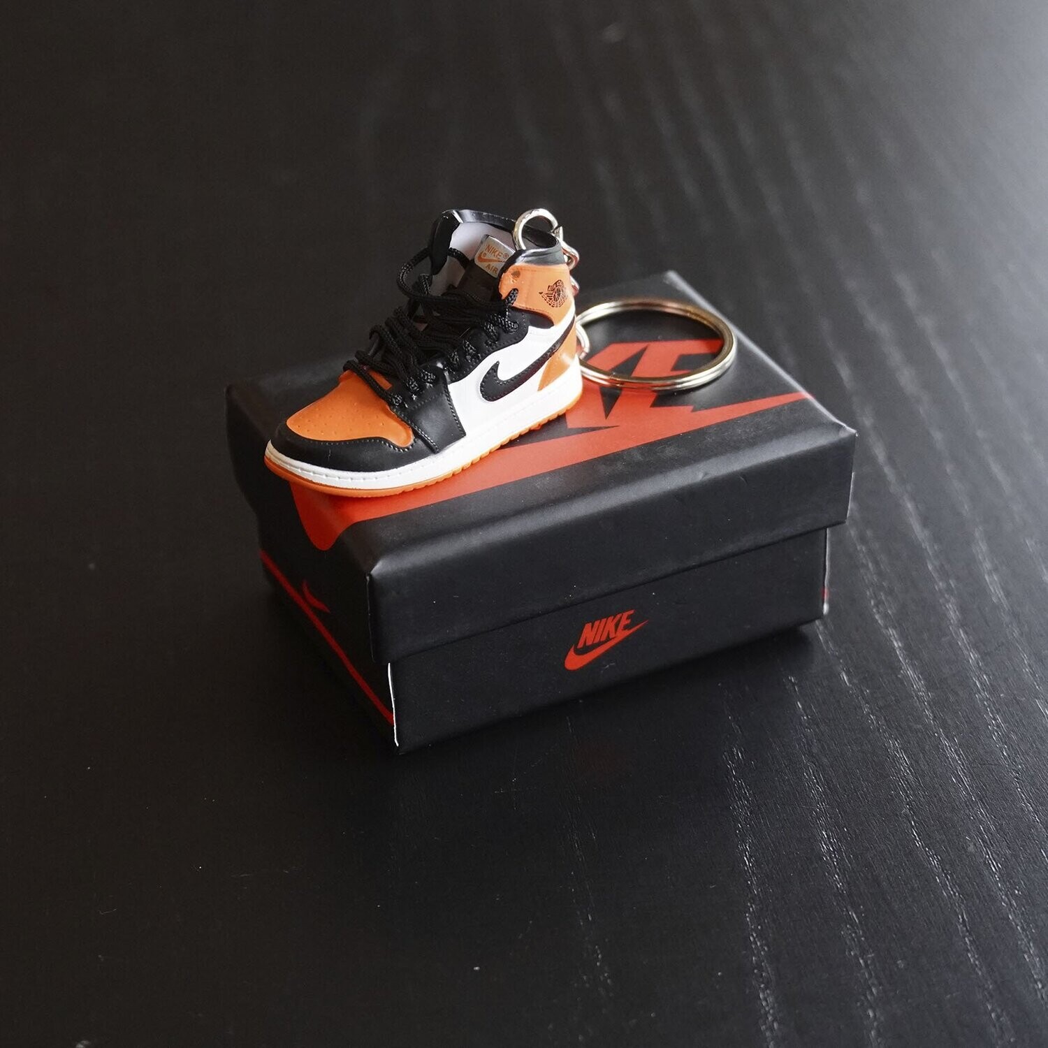 SNEAKR Keychain Air Jordan 1 Shattered backboard