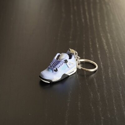 SNEAKR Keychain AJ4 UNC