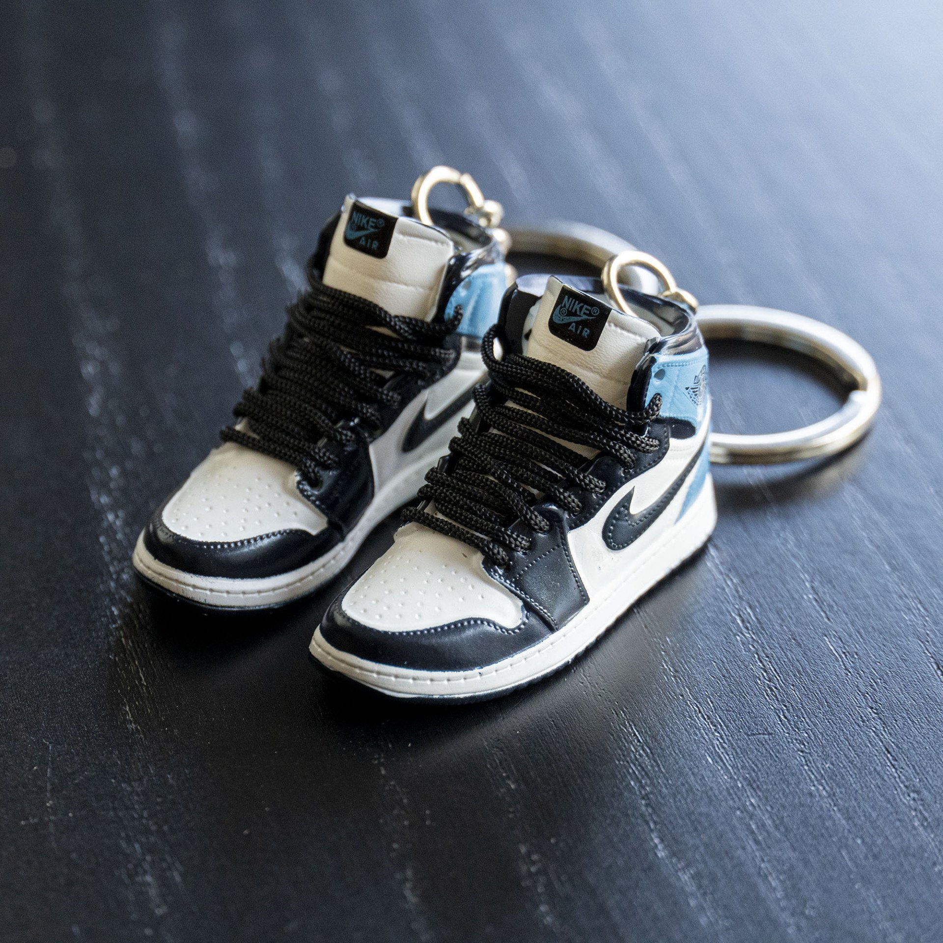 Jordan 1 Obsidian Keychain by Shoobox - Mindzai