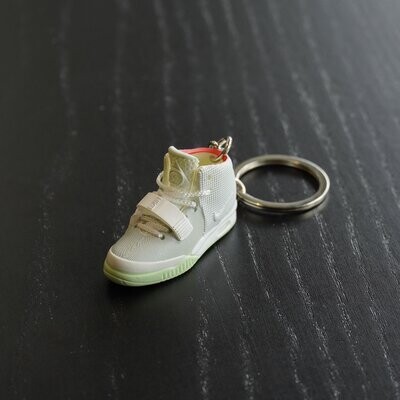 SNEAKR Keychain Nike Yeezy Pure Platinum