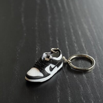 SNEAKR Keychain Dunk low Panda