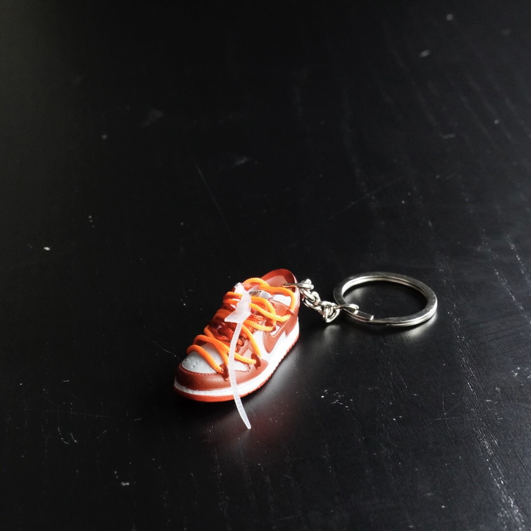 SNEAKR Keychain Dunk Off-White RED