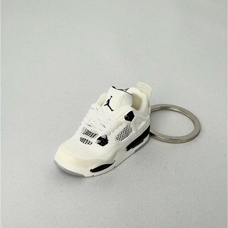 SNEAKR Keychain AJ4 Military Black