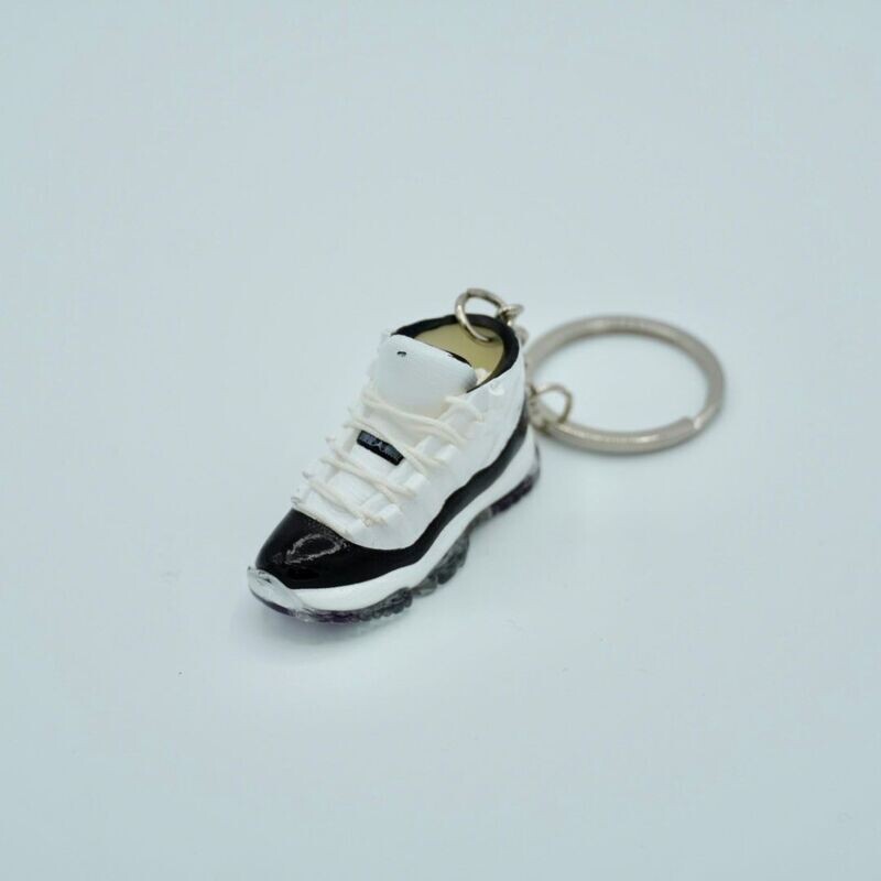 SNEAKR Keychain Jordan 11 Retro Concord