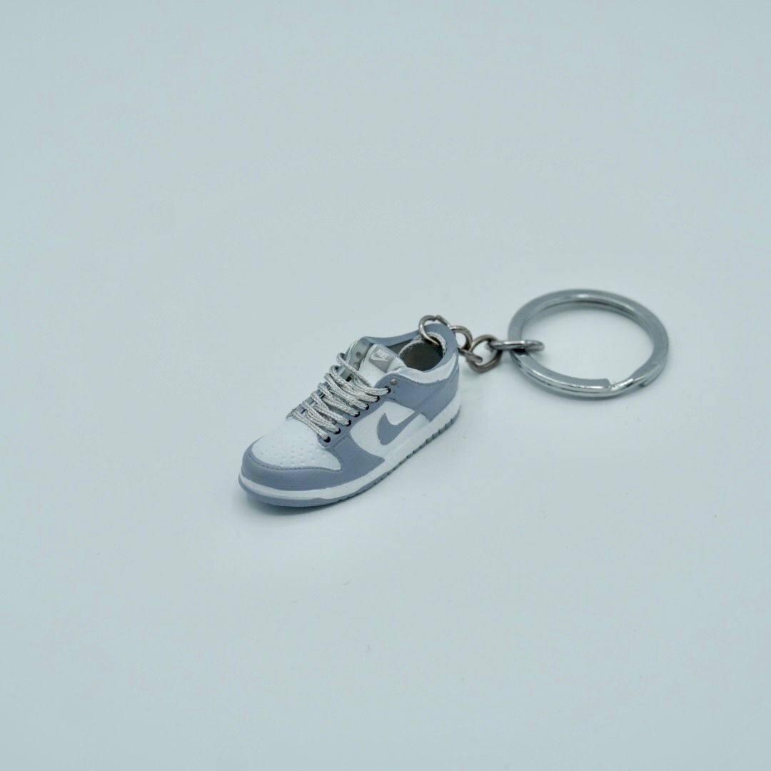SNEAKR Keychain Nike Dunk Low Grey Fog