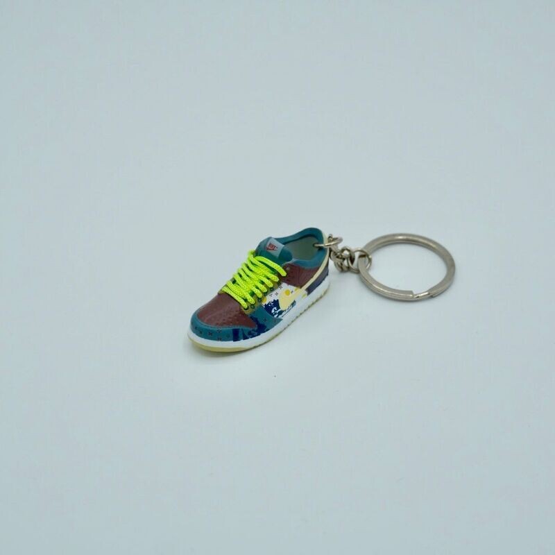 SNEAKR Keychain Dunk Low Community Garden