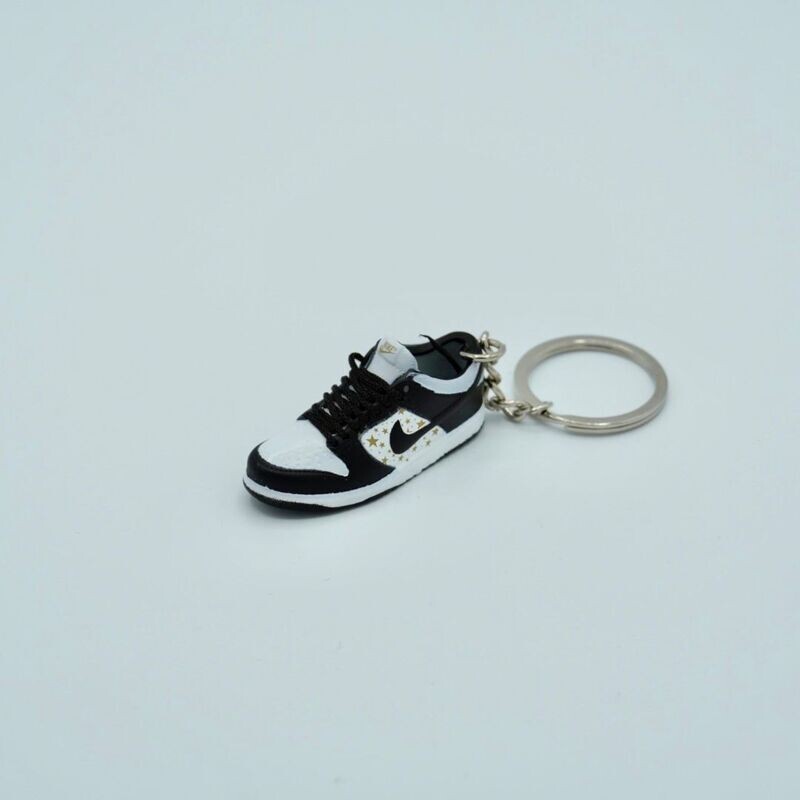 SNEAKR Keychain Nike SB Dunk Low Supreme Stars Black