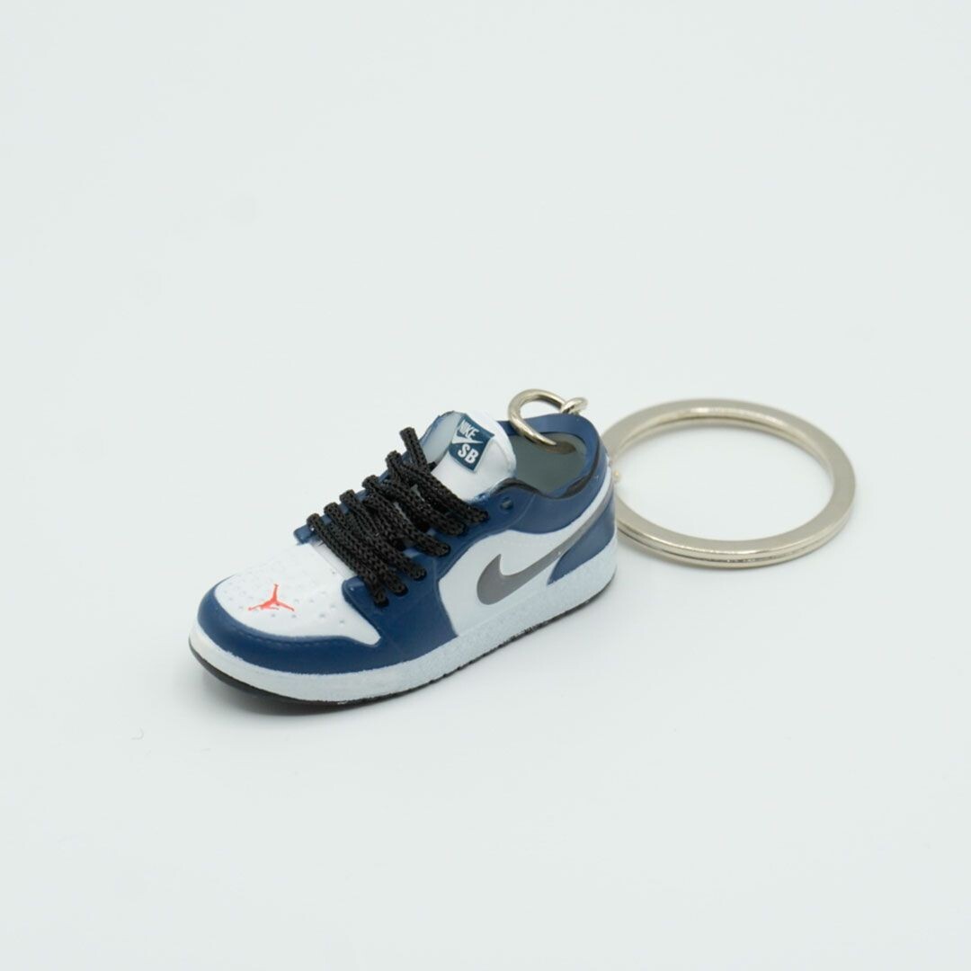 SNEAKR Keychain Air Jordan 1 Low SB Midnight Blue