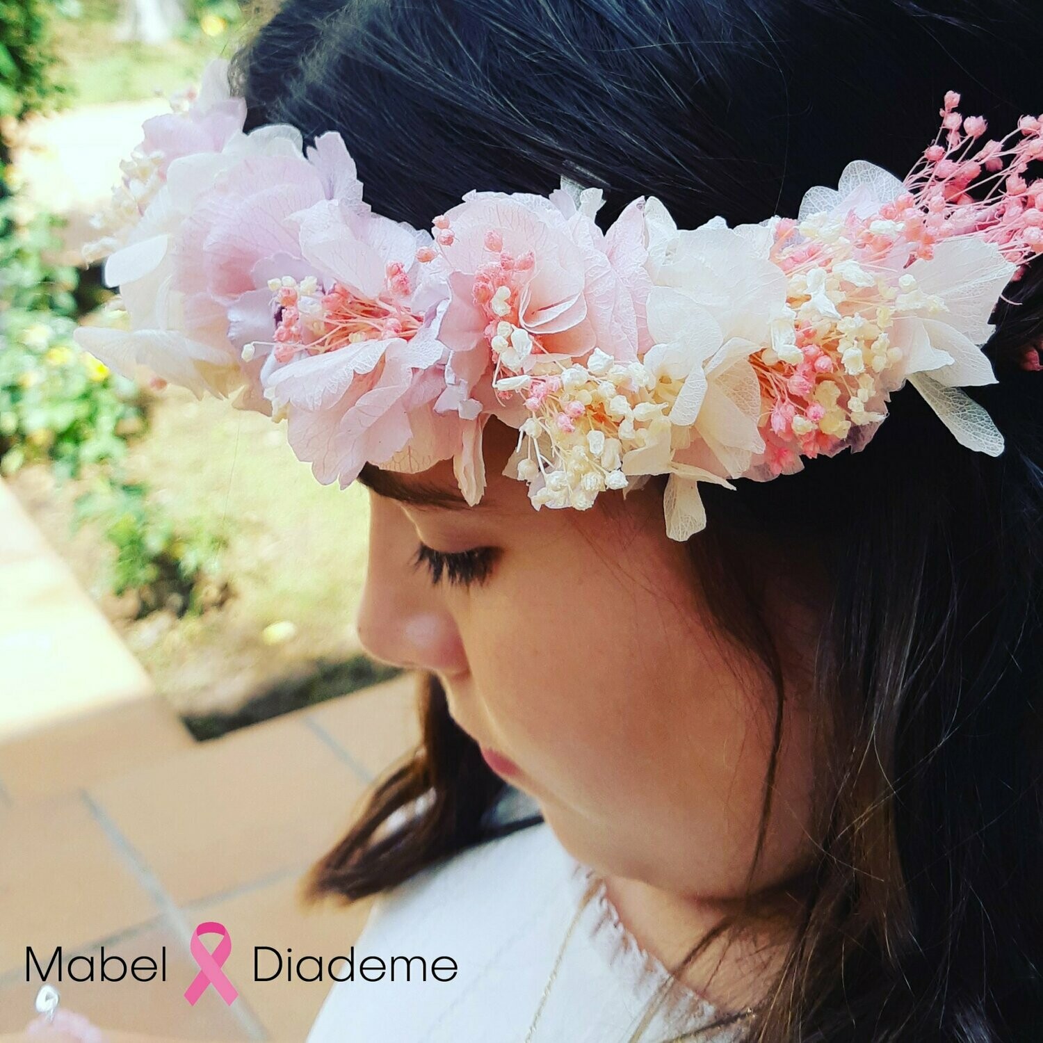 Corona comunión en flores preservadas blanco y rosa