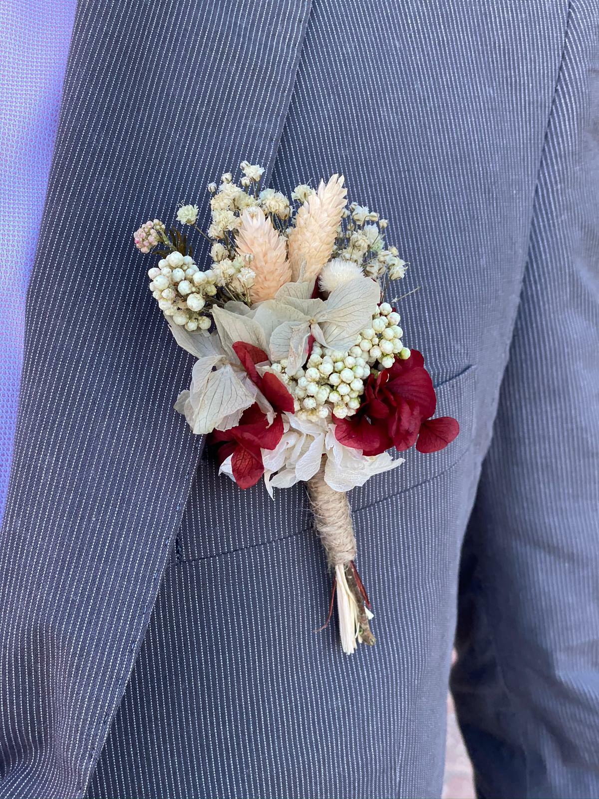 Ramo de novia flores preservadas burdeos