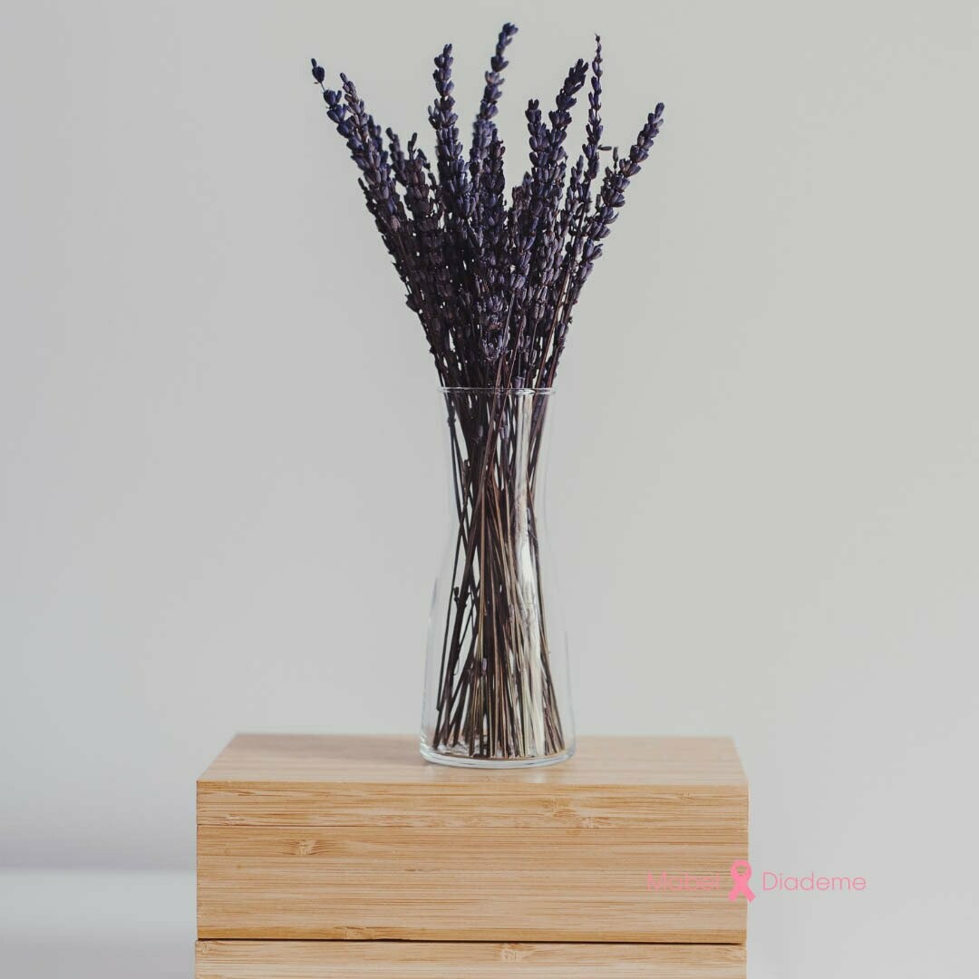 Ramo lavanda en violeta  flores preservadas