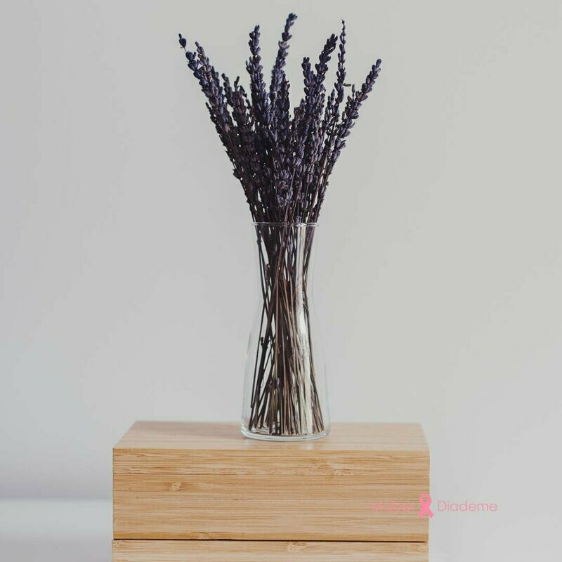 Ramo lavanda en violeta  flores preservadas