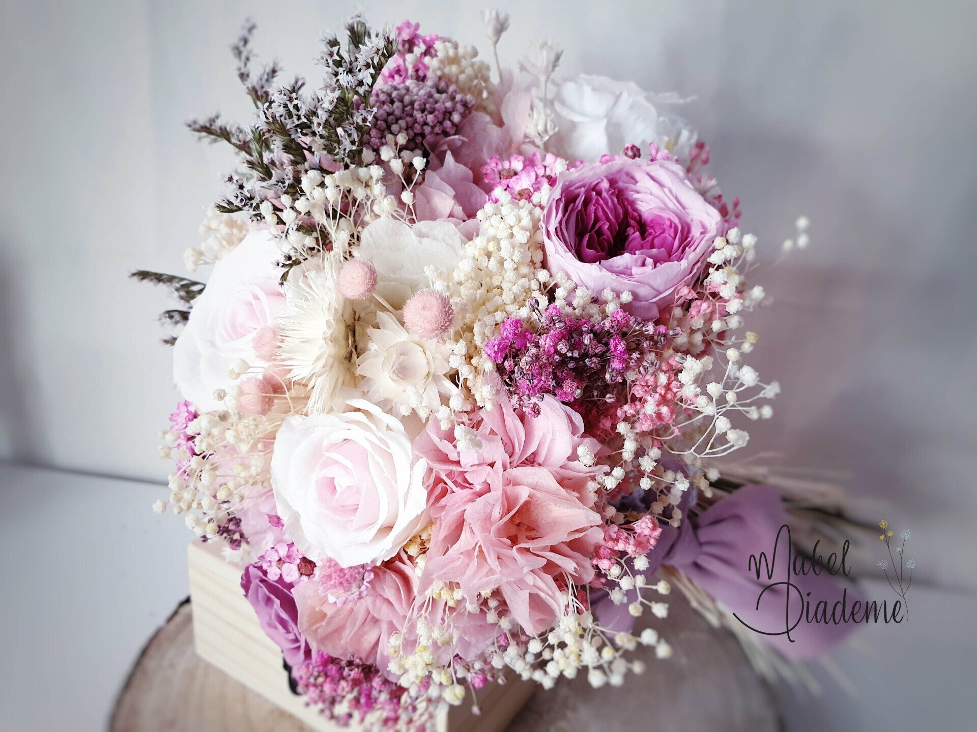 Ramo de Novia con Rosas Preservadas – Elegancia en un Bouquet Personalizado