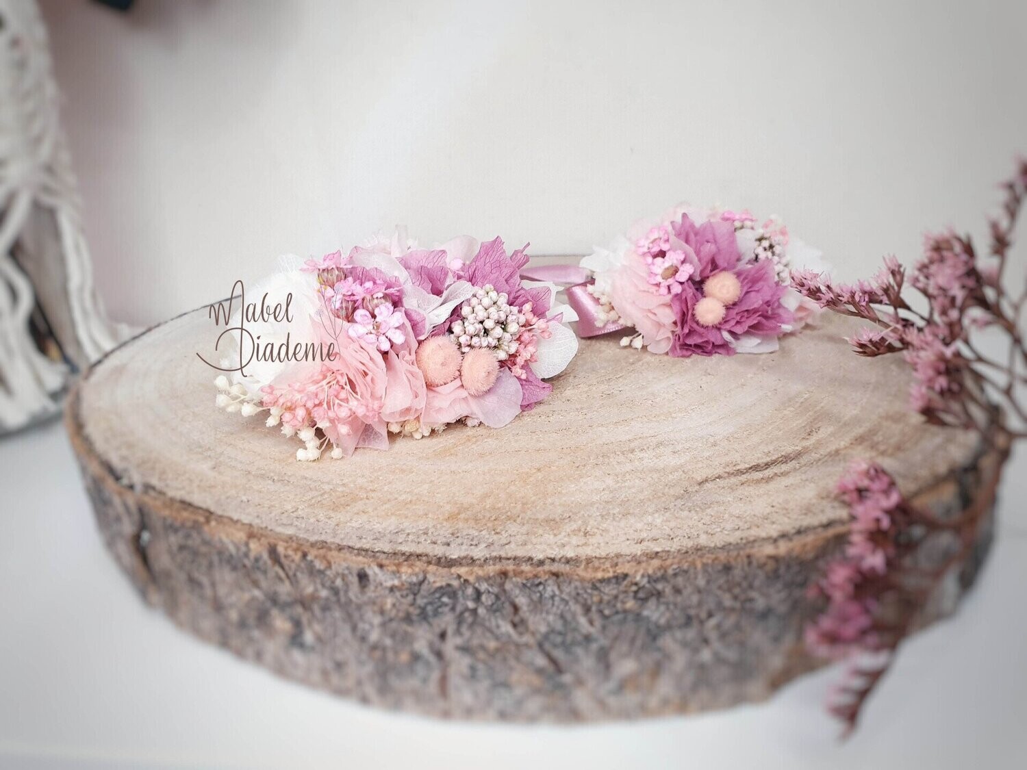 Pulsera de flores preservadas