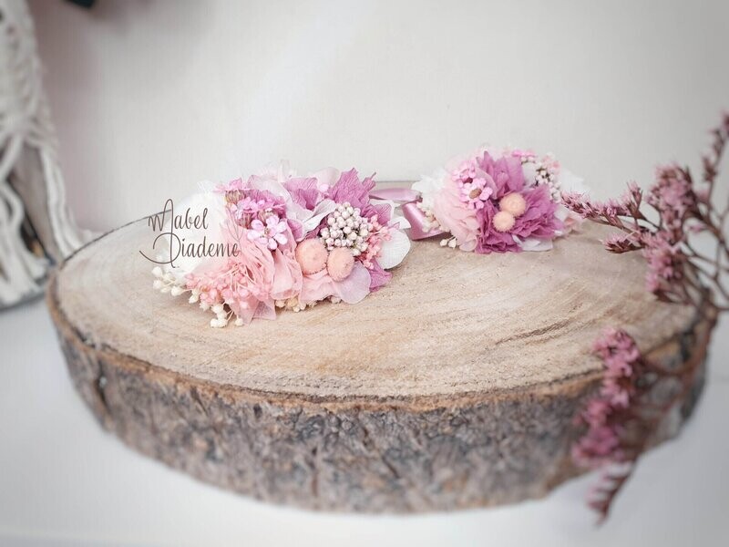Pulsera de flores preservadas