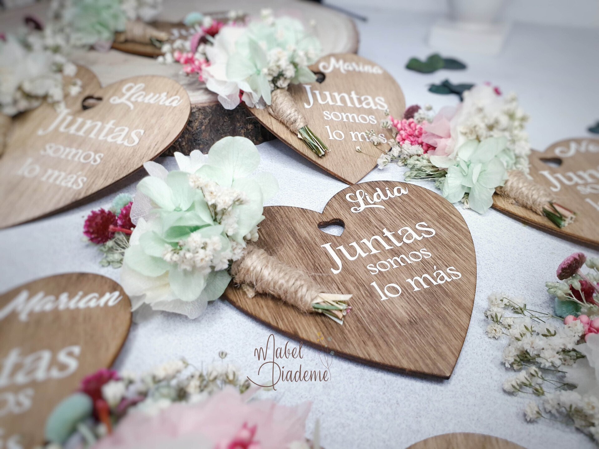 Corazón de madera imán ramillete flores preservadas regalos bonitos
