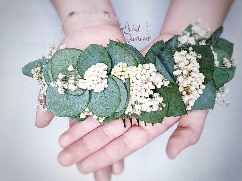 Tocado tiara comunión flores preservadas eucalipto paniculata