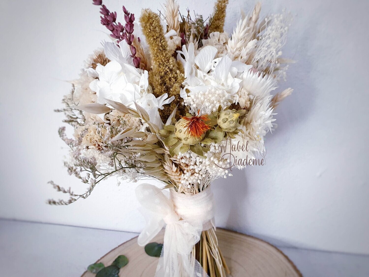 Ramo de flores preservadas y secas de estilo romántico