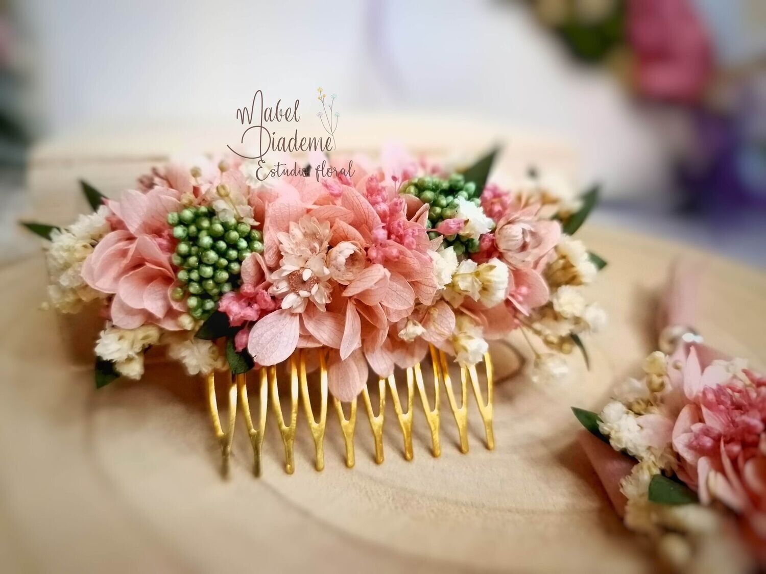 Tocado tiara comunión flores preservadas rosa empolvado