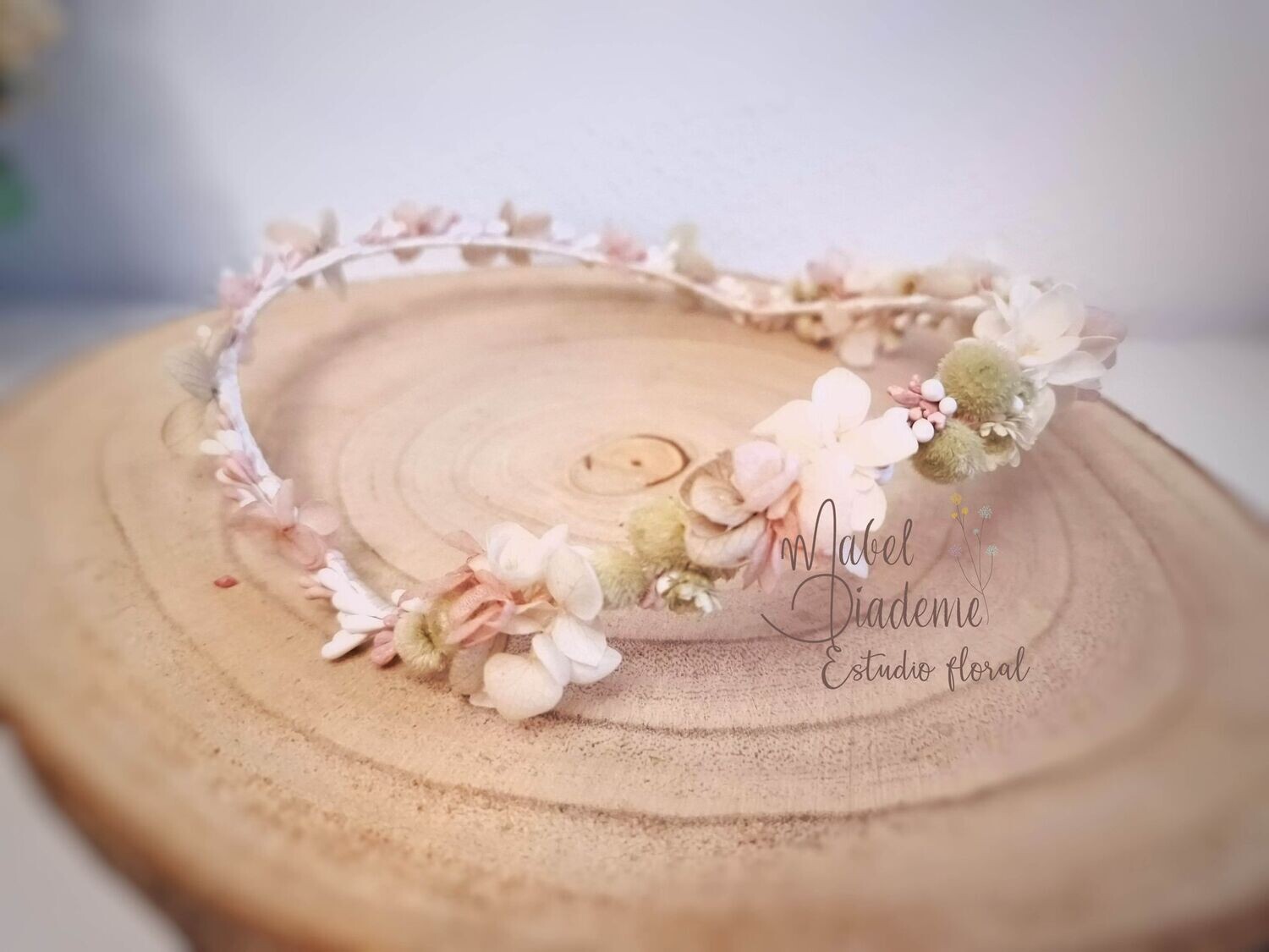 Corona verde mint comunión rosa empolvado flores preservadas