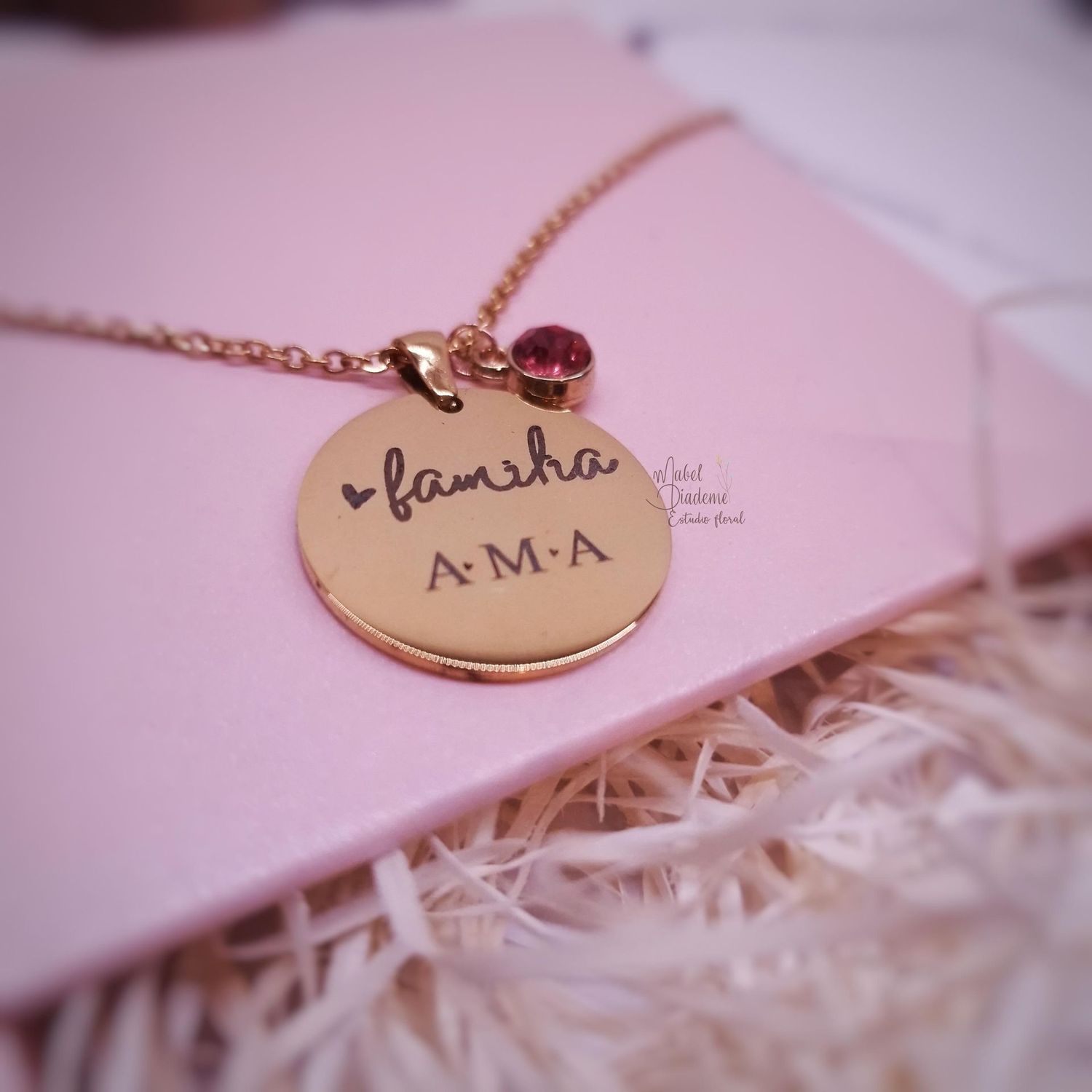 Collar medalla 25mm dorado grabado personalizado familia  regalos bonitos y originales