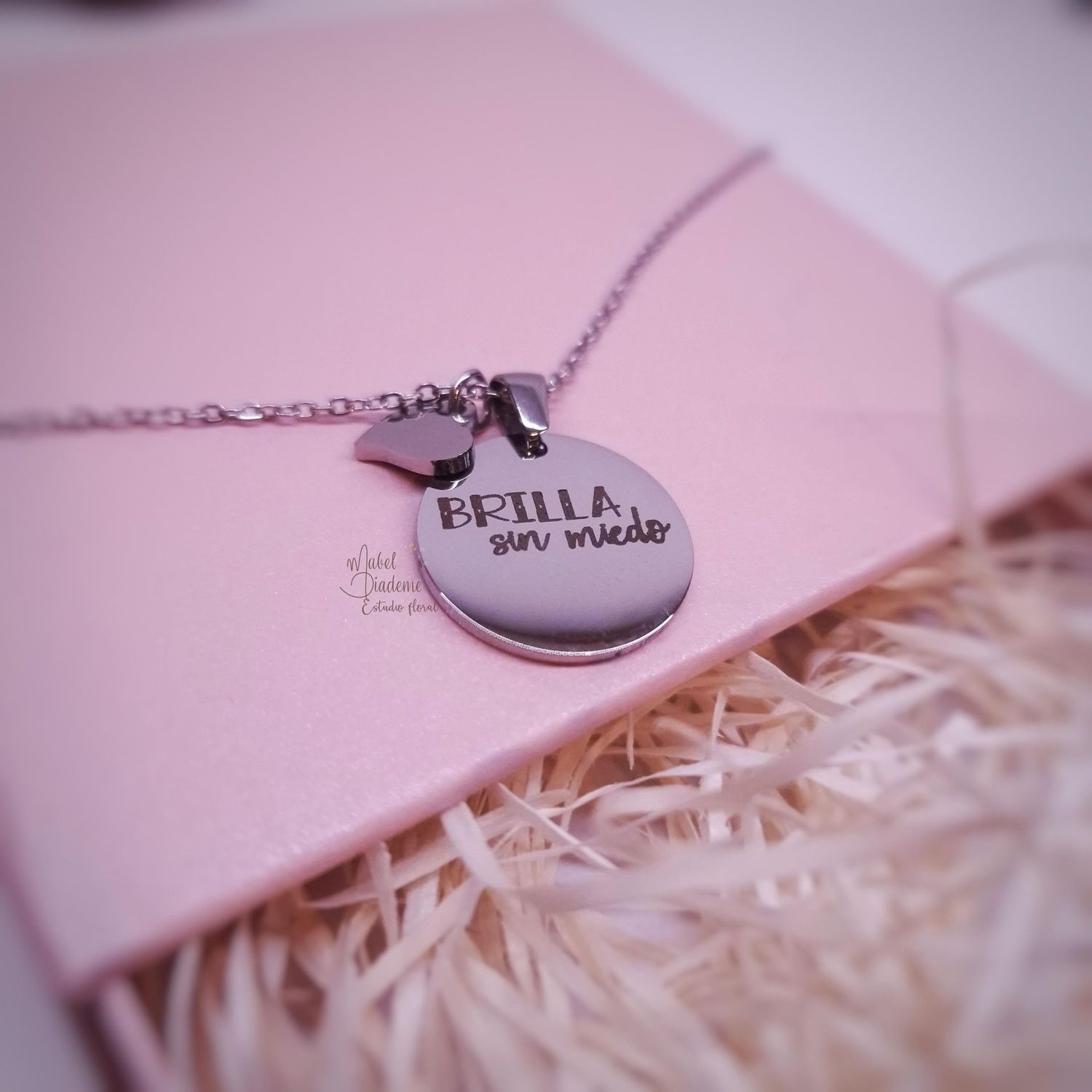 Colgante medalla  plateada  20 mm grabado personalizado
