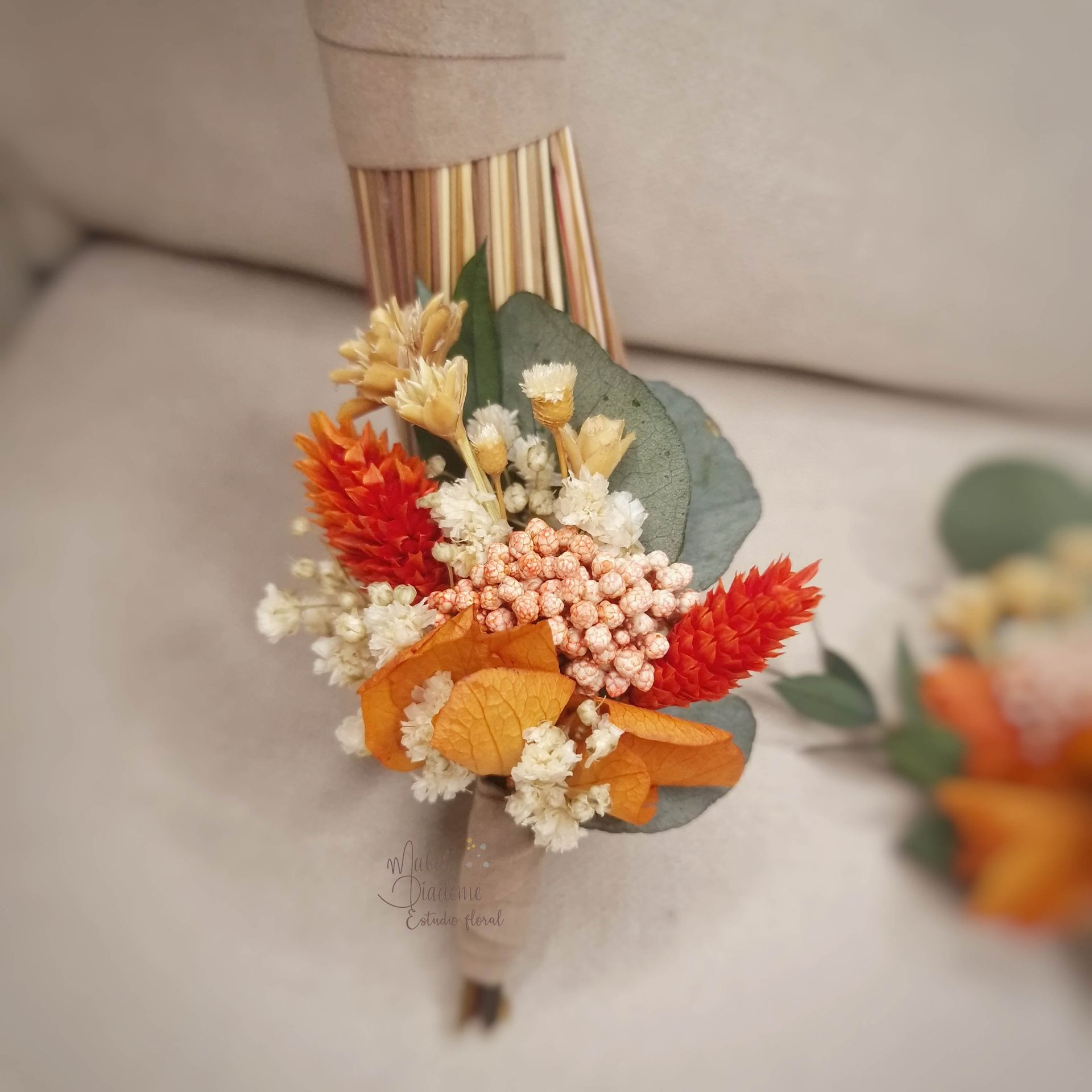 Ramo de novia estilo silvestre color teja flores preservadas