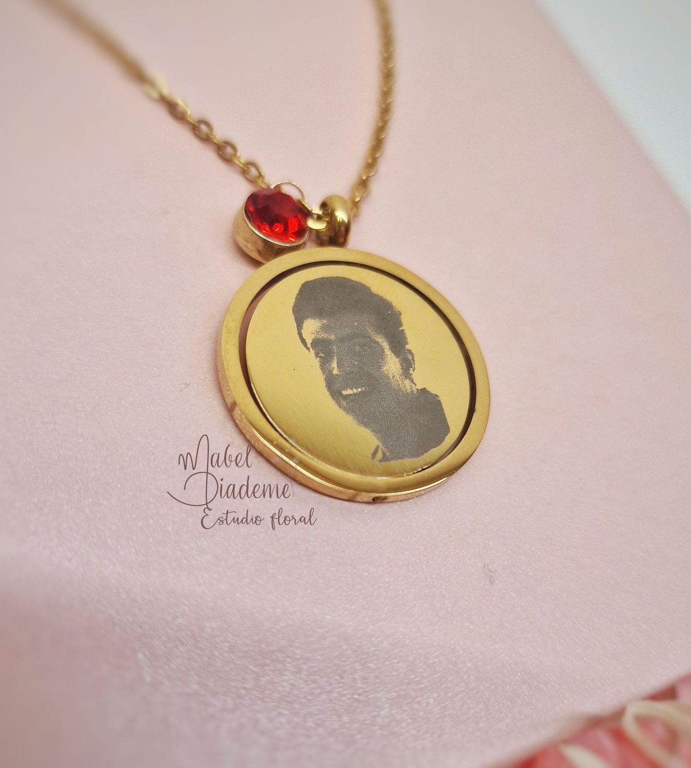Collar personalizado con medalla fotograbado y manuscrito