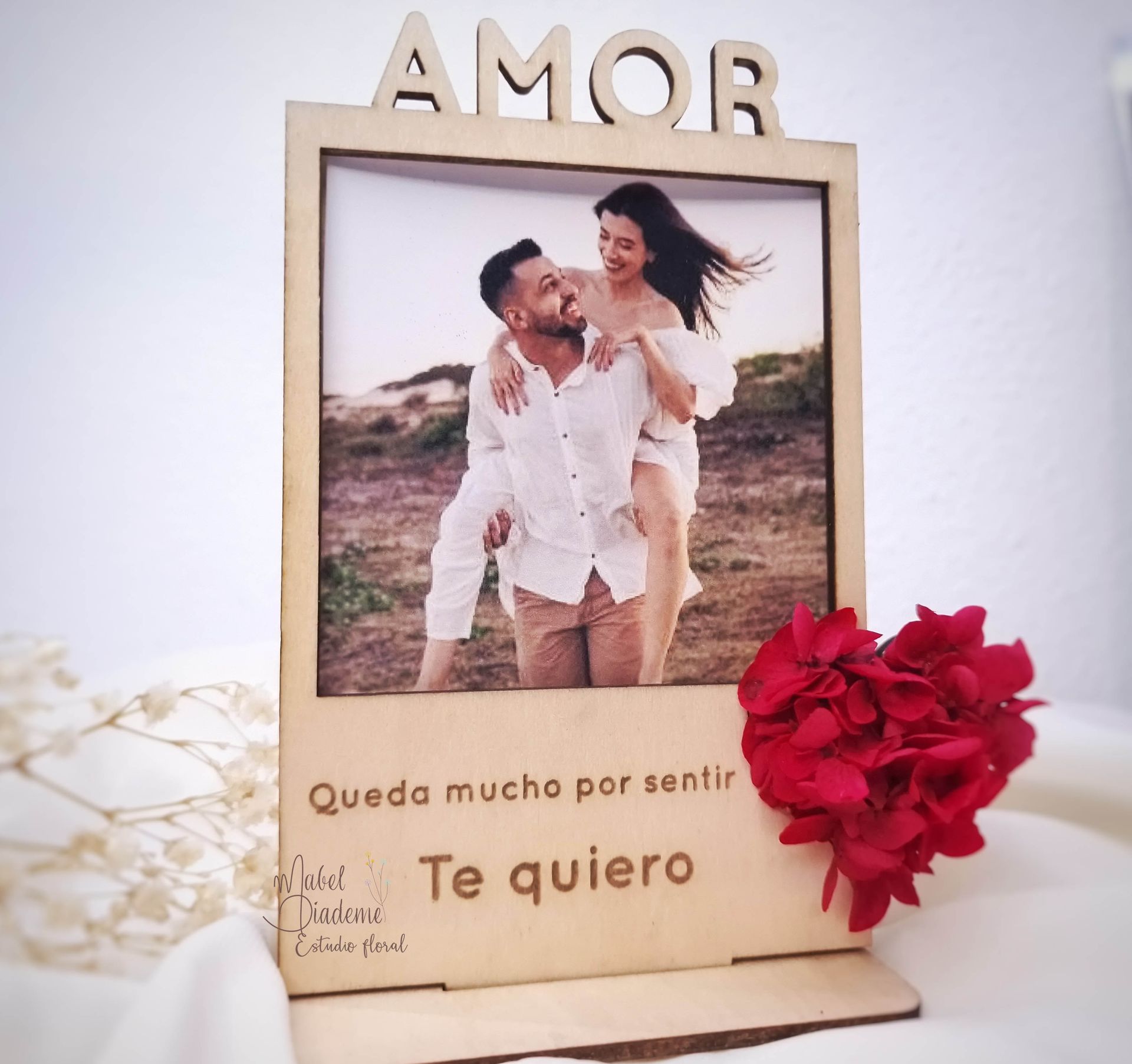 Marco madera fotos regalos bonitos y originales corazón flores preservadas