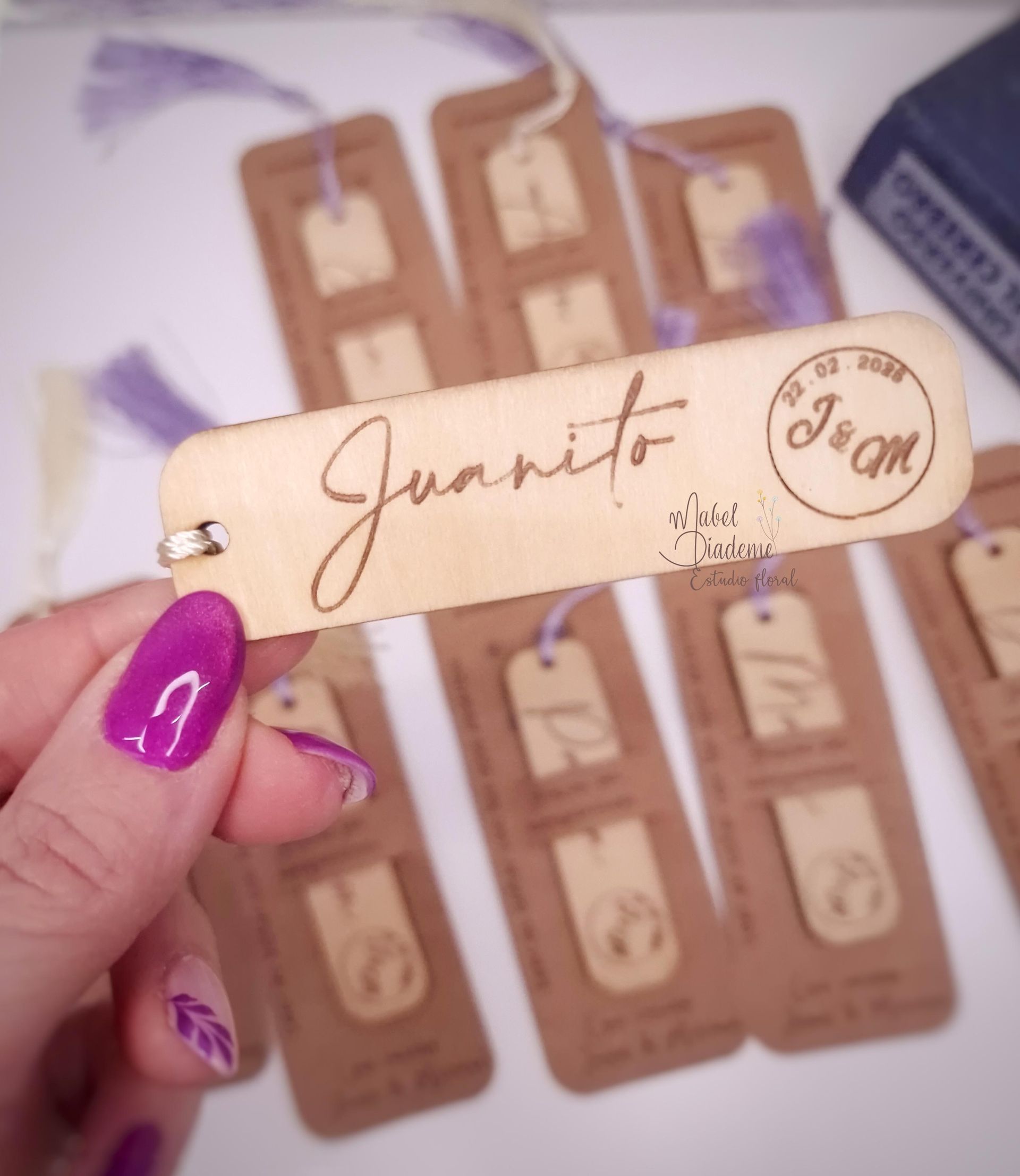 Marca Páginas de Madera Personalizadas con Grabado Láser: Detalles Únicos para Bodas, Comuniones y Bautizos