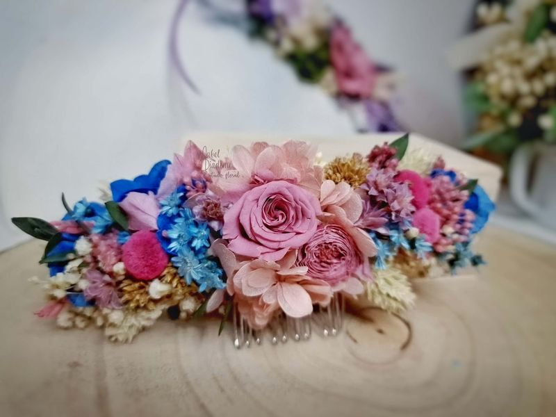 Tocados de huertana de flores preservadas