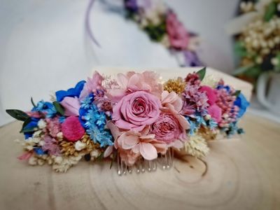 Tocados de huertana de flores preservadas