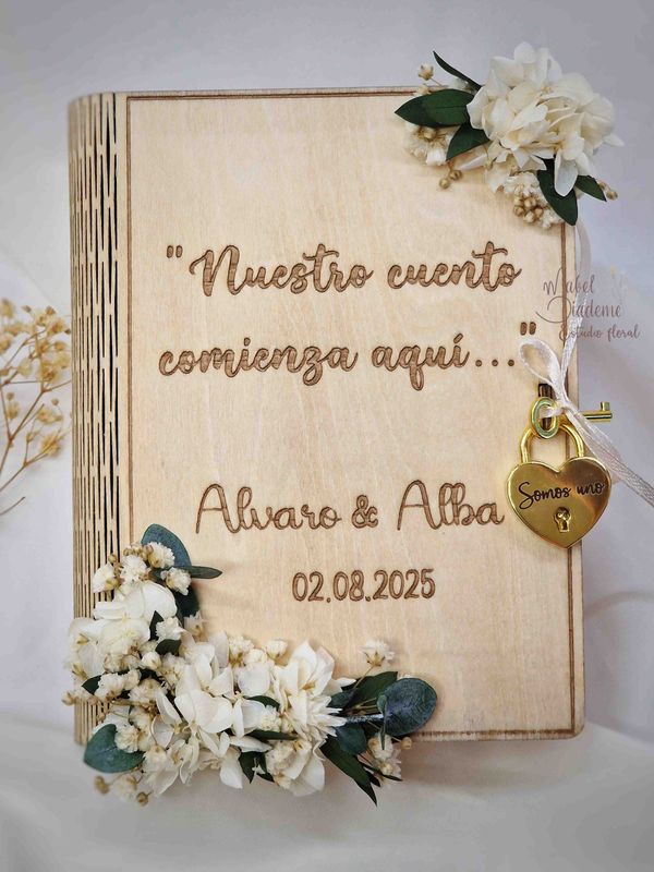Libro cuento para regalar dinero en bodas – personalizado con flores preservadas