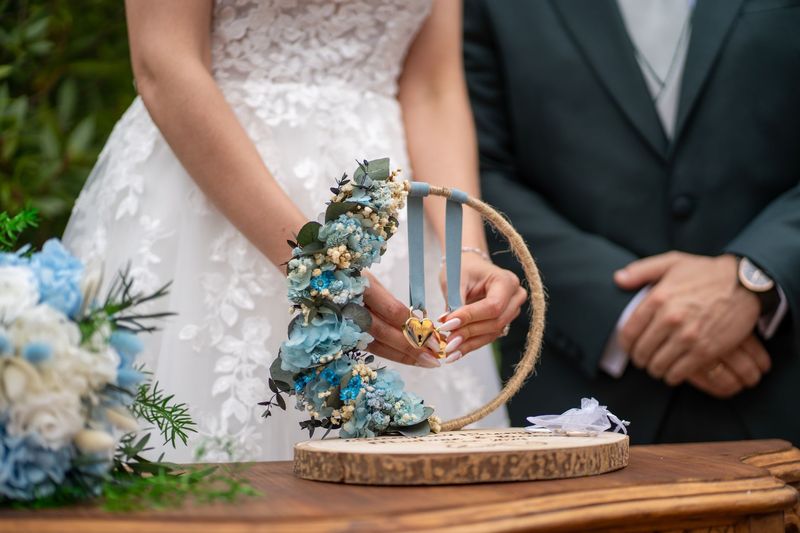 Rituales de Boda con Flores Preservadas – Ritual de Candado & Arena | Mabel Diademe