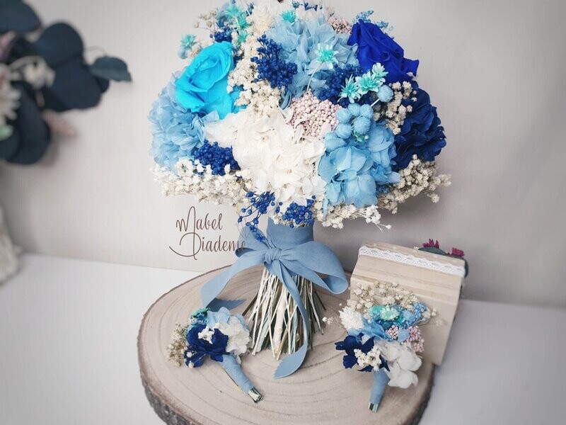 Bouquet novia preservado azul klein y celeste