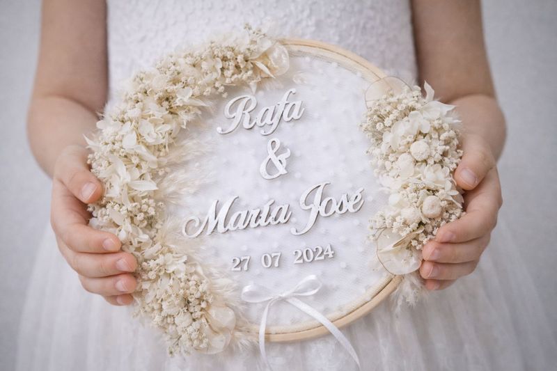 Porta alianzas bastidor estilo boho chic flores preservadas pampa