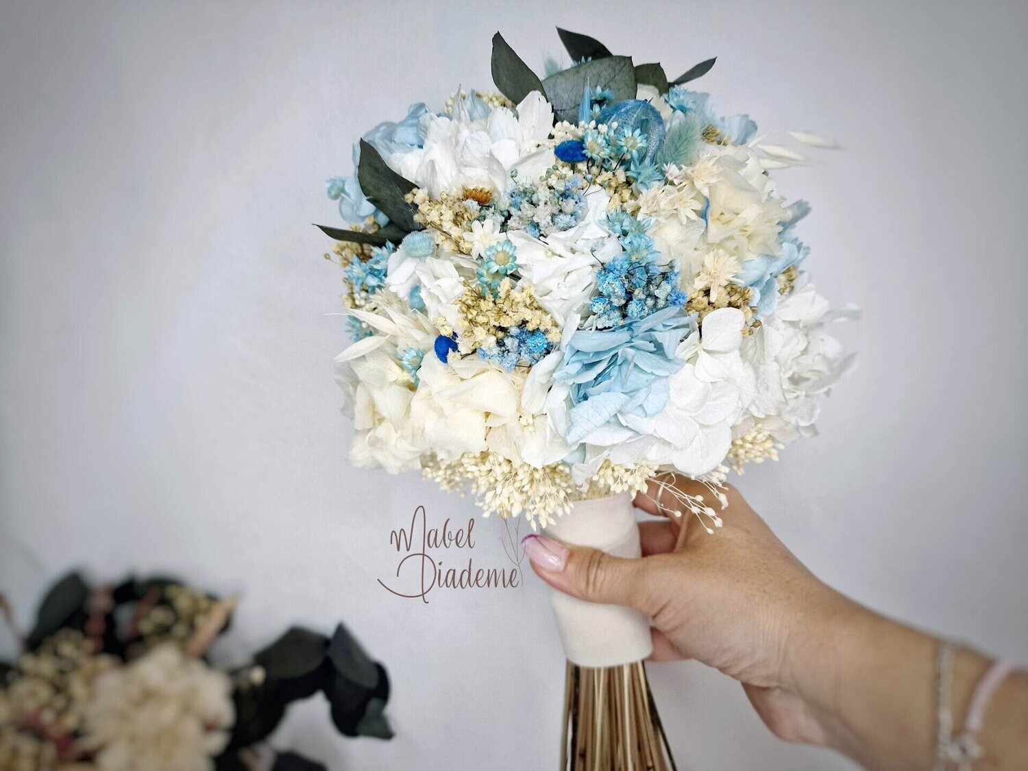 Bouquet novia preservado azul celeste y blanco Bouquet novia preservado azul celeste y blanco